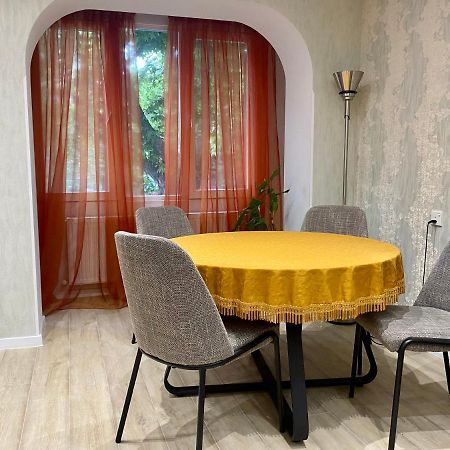 Spacious Dinamo Apartment Tbilisi ภายนอก รูปภาพ