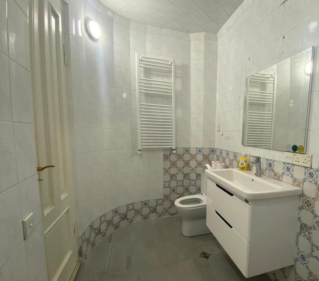 Spacious Dinamo Apartment Tbilisi ภายนอก รูปภาพ