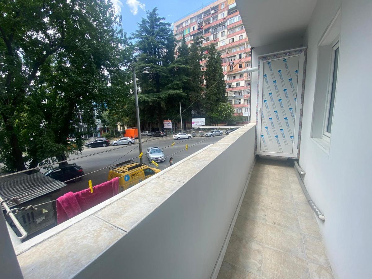 Spacious Dinamo Apartment Tbilisi ภายนอก รูปภาพ