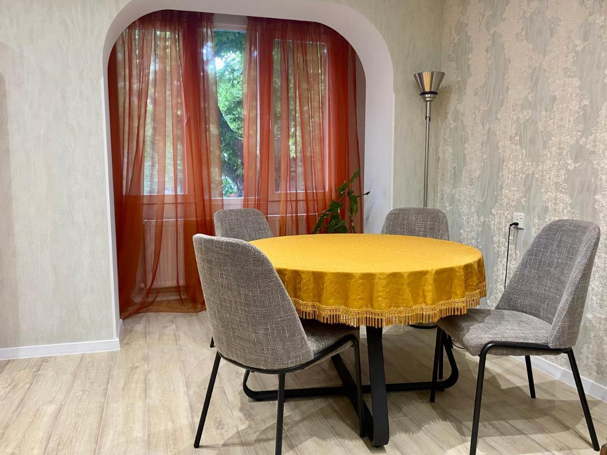 Spacious Dinamo Apartment Tbilisi ภายนอก รูปภาพ